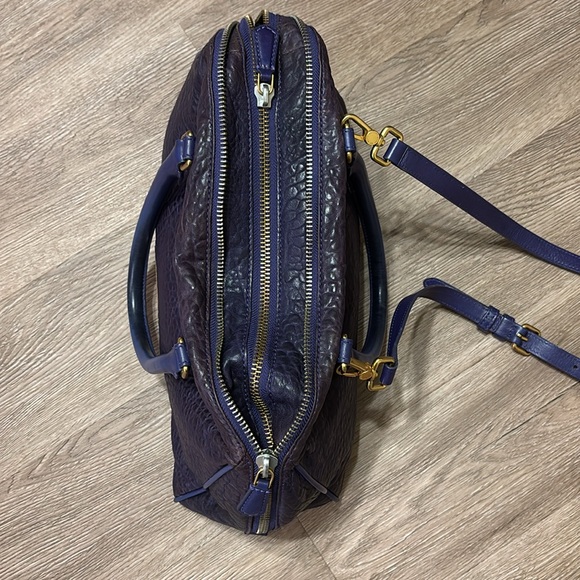 Marc By Marc Jacobs Pebbled Lamb leather purse. - Picture 3 of 16